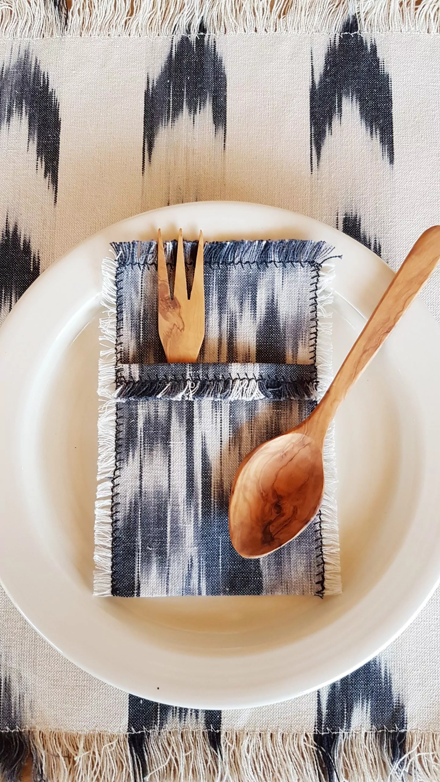 Cutlery holder