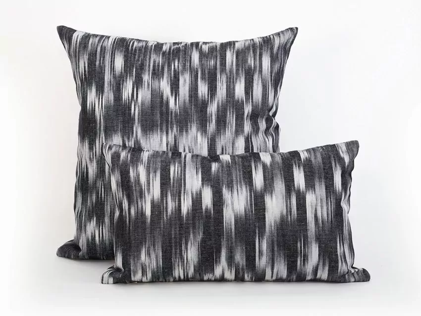 Coixí ikat 107 Negre - Imatge 2