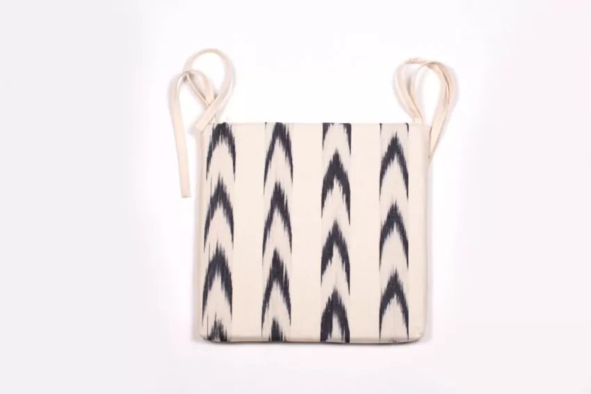 Cushion with ties Mallorcan fabric 61 Black