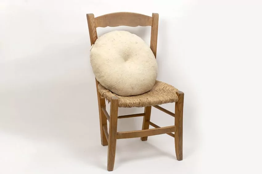 Round cushion Llanatura ikat 200 Beige - Image 2