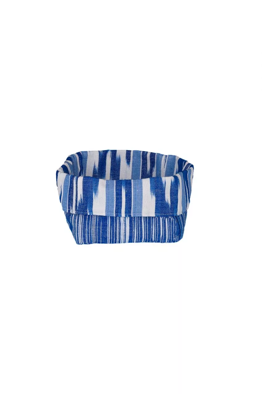 Panera textil confeccionada con tela mallorquina azul modelo 109 de Teixits Vicens