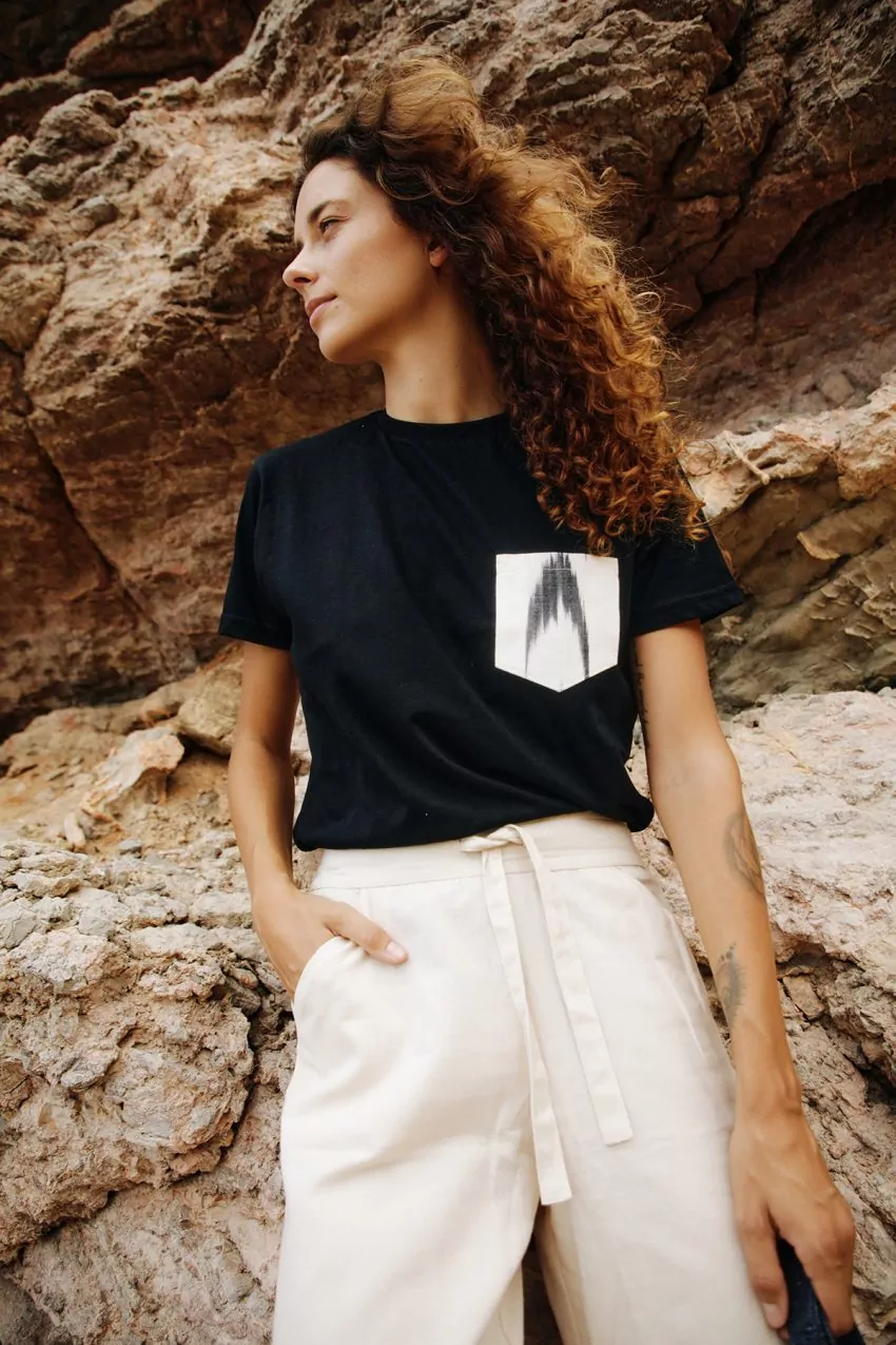 Black T-shirt Black Mallorcan fabric pocket