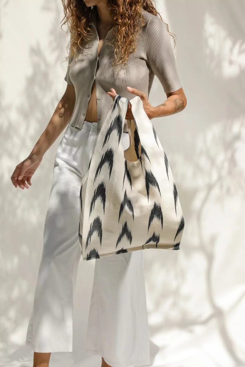 Bossa tela ikat compra 61 Negre - Imatge 4